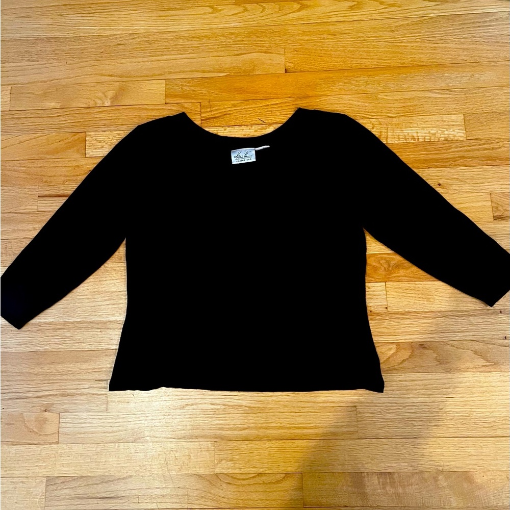Black 3/4 sleeve sweater